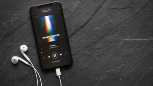 8 opções de fones de ouvido com fio até R$