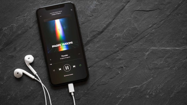 8 opções de fones de ouvido com fio até R$