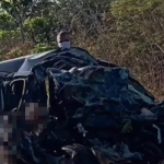 Acidente fatal: carro e caminhão se chocam e deixam três