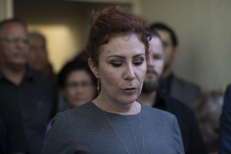 Advogado diz que Zambelli está fazendo greve de fome na