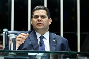 Alcolumbre diz que CPMI do INSS será instalada na próxima