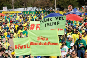 Aliados de Bolsonaro vão às ruas em atos por anistia,