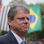 Após ataques de filhos de Bolsonaro, Tarcísio afirma que vai