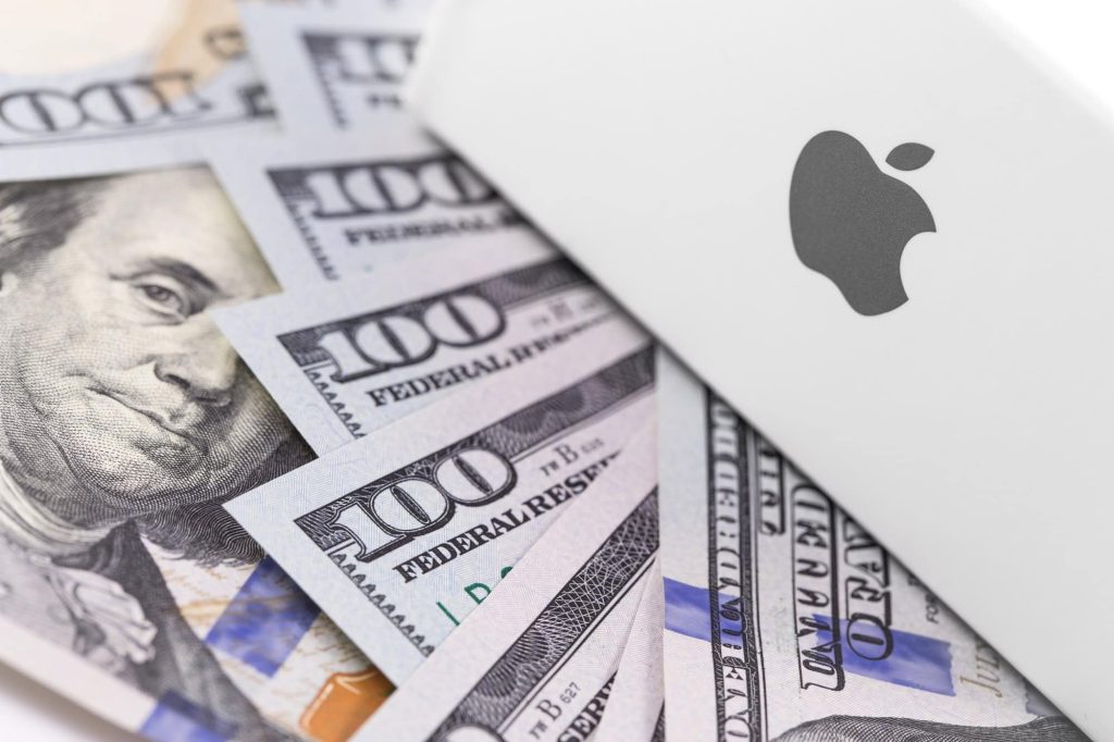 Apple deve investir mais US$ 100 bilhões para fabricar produtos