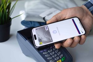 Apple é acusada de roubar tecnologia usada no Apple Pay