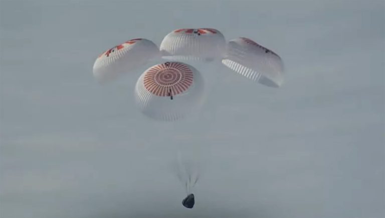 Astronautas da missão SpaceX Crew-10 pousam no mar após 145