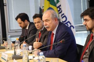 Auxílio tarifaço: BNDES injeta R$ 10 bilhões para exportadores afetados