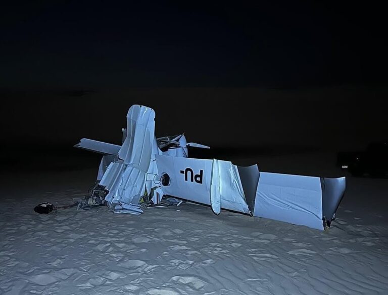 Avião de deputado cai em Santo Amaro; duas pessoas morrem