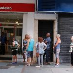 Bancos privados fazem descontos ilegais em contas de aposentados, revela
