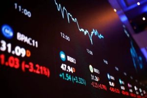 Bancos têm queda nas ações em meio a incertezas sobre