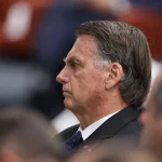 Bolsonaro deixa prisão domiciliar pela primeira vez para realizar exames
