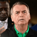 Bolsonaro faz exames em Brasília após crises de soluços e