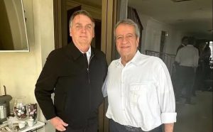 Bolsonaro pede a Moraes acesso livre para Valdemar e líderes