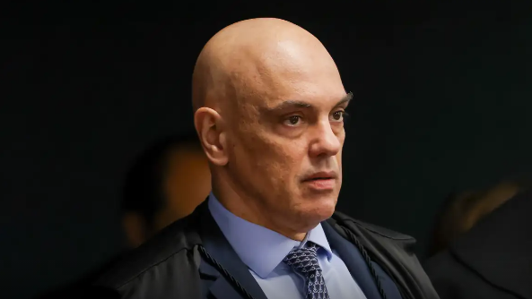 Bolsonaro pede asilo à Argentina e Moraes dá 48h para