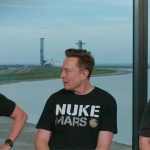 Bombas atômicas em Marte? Entenda a camiseta ‘Nuke Mars’ de