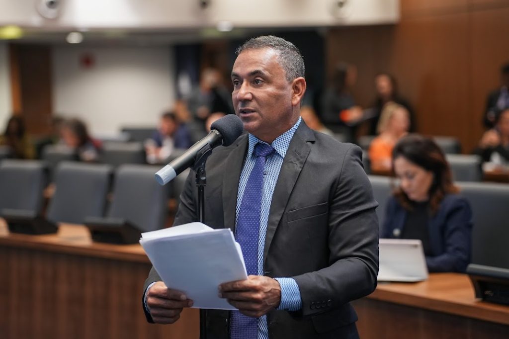 Botão de denúncia em sites oficiais busca facilitar combate à