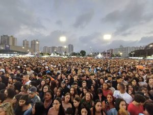 Brasil tem queda na desigualdade em educação, emprego e meio