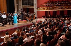 Cantora lírica maranhense brilha no Theatro Municipal de São Paulo