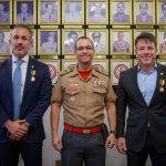 Carlo e Claudio Caiado são homenageados pelo Corpo de Bombeiros