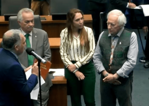 Carlos Macedo e Carlos Minc divergem sobre culto de policiais