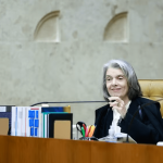Cármen Lúcia exalta atuação de Moraes nas eleições e diz