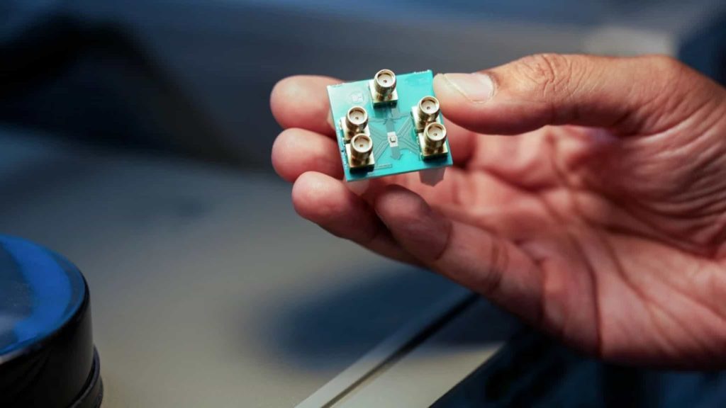 Cérebro de micro-ondas: o chip que promete mudar a computação