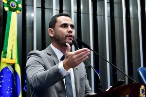 Cleitinho lidera em MG com 28%; Kalil tem 16% e