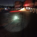 Colisão entre caminhão e carreta deixa dois feridos na BR-135,