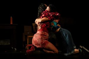 Com reflexões pelo olhar feminino no teatro, espetáculo “Eu Capitu”