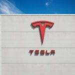 Condenação bilionária vai atrapalhar planos da Tesla com seus robotáxis