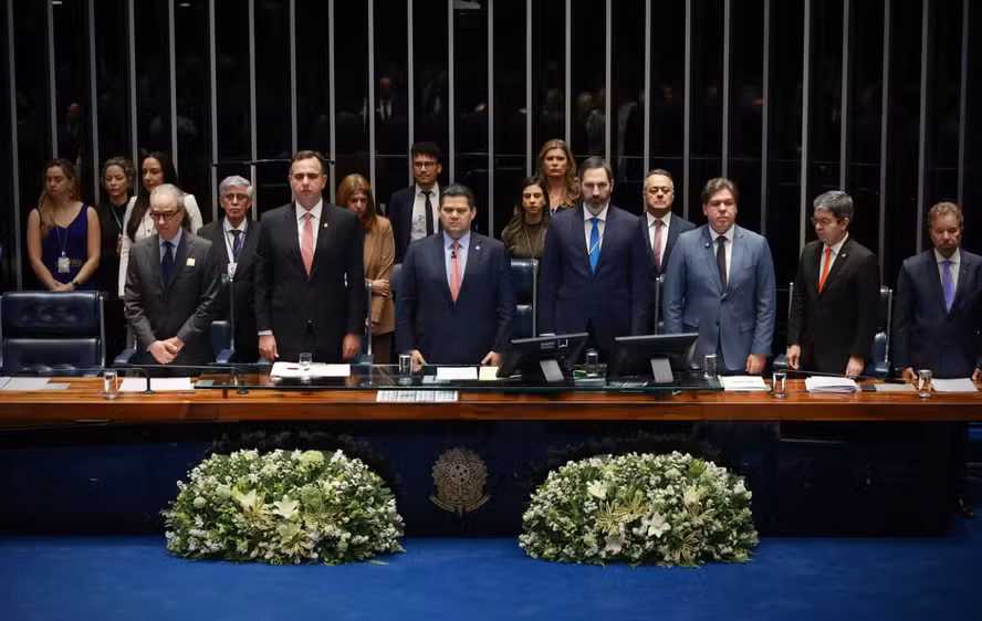 Congresso celebra 100 anos do Grupo Globo e reforça importância
