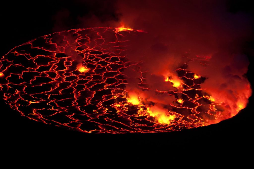 Conheça o vulcão africano com o maior lago de lava