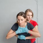 Conhece a manobra de Heimlich? Veja como ela funciona e