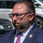 Conselheiro de Trump intensifica ataques a Moraes e exige liberdade