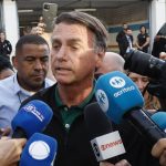 Defesa de Bolsonaro admite sugestão de asilo à Argentina, mas