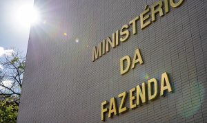 Despesas federais poderão crescer até R$ 168 bilhões em 2026