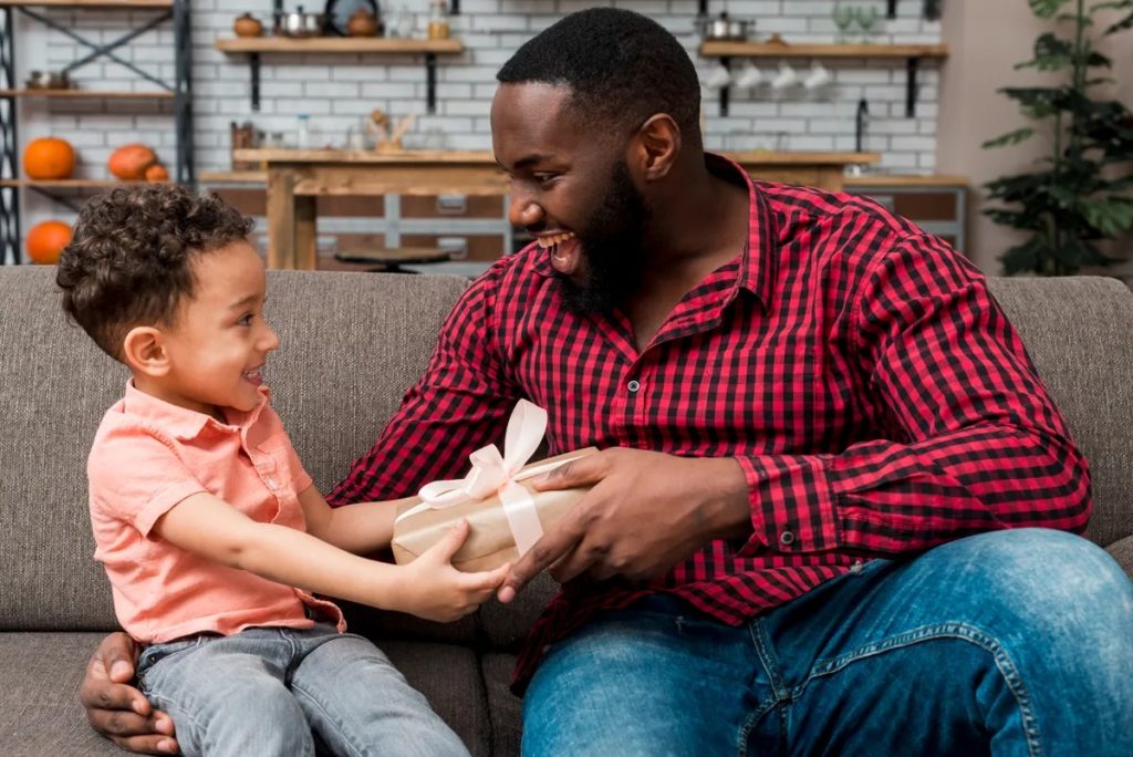 Dia dos Pais: 5 dicas para comprar um presente especial