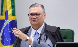 Dino manda PF investigar R$ 694 milhões em emendas pix