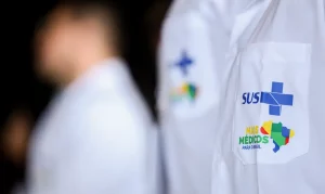 EUA revogam vistos e reacendem polêmica sobre participação de médicos