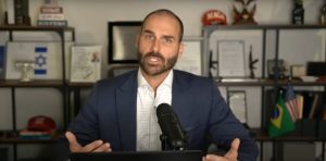 Eduardo Bolsonaro ameaça autoridades brasileiras com reação de Trump se
