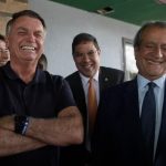 Em prisão domiciliar, Bolsonaro recebe Valdemar e discute candidaturas de