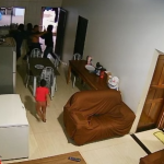 Empresário tem casa invadida e é morto na frente do