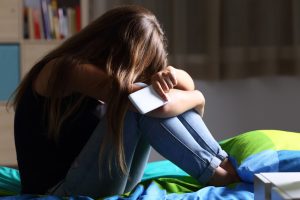 Entrevista: a adultização de crianças na internet