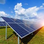 Estudo revela que custo da energia solar caiu 99% desde
