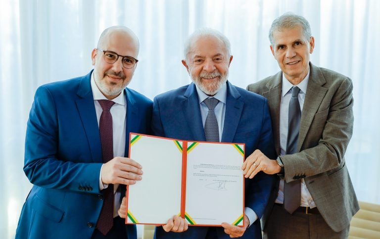 Ex-Globo entra no Governo Lula e é nomeado presidente