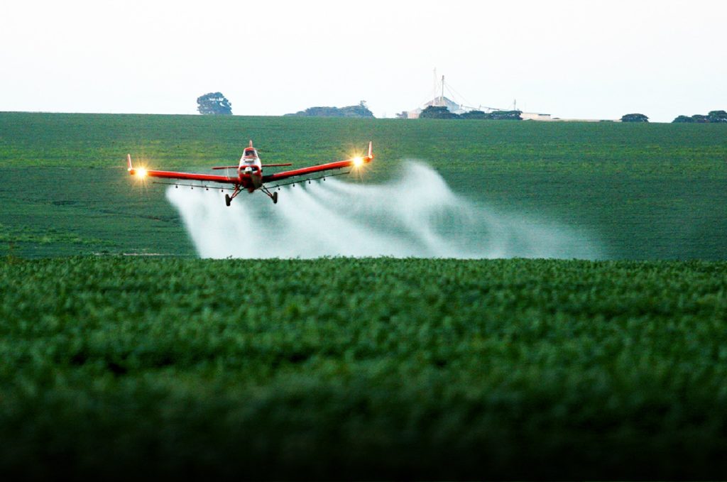 Fazendeiro é condenado por pulverização aérea com agrotóxicos no interior