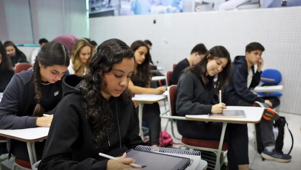 Fies 2025: lista de espera do segundo semestre é divulgada
