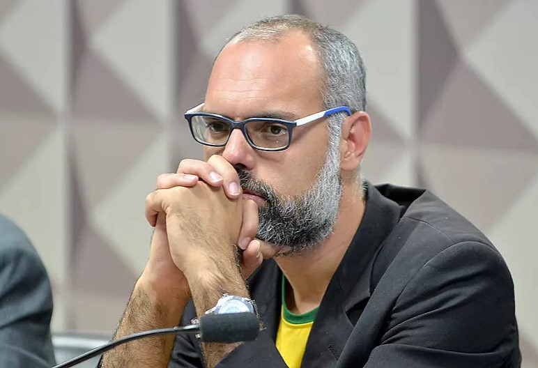 Foragido nos EUA, PF indicia novamente Allan dos Santos por