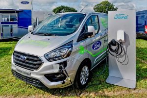Ford amplia pontos de carregamento de carros elétricos nos EUA