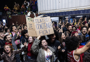 GCM usa força desproporcional e gás de pimenta para despejar